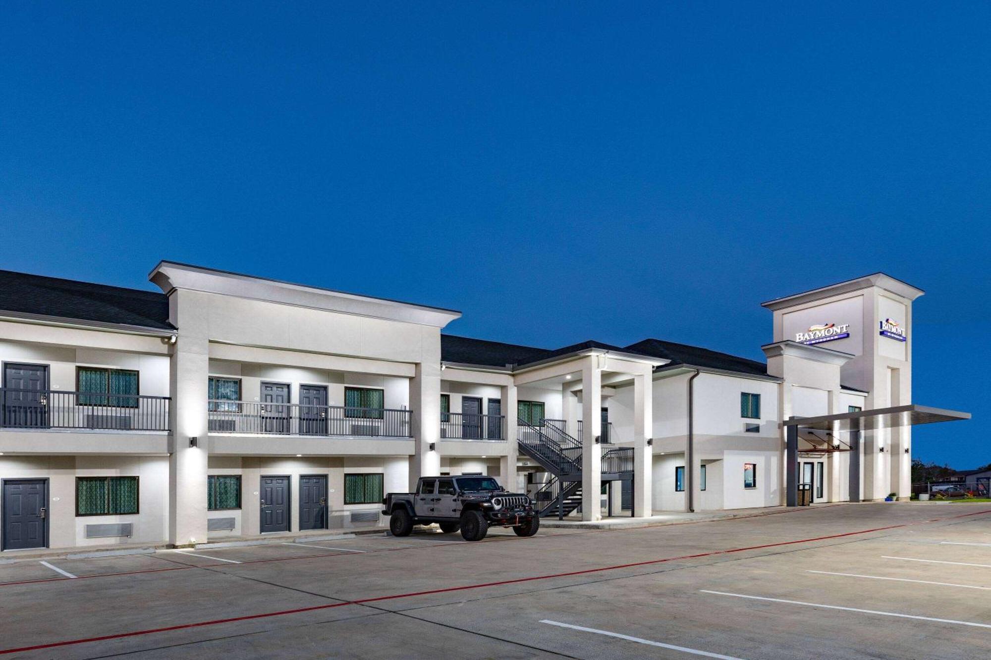 Baymont By Wyndham Freeport Texas 호텔 외부 사진